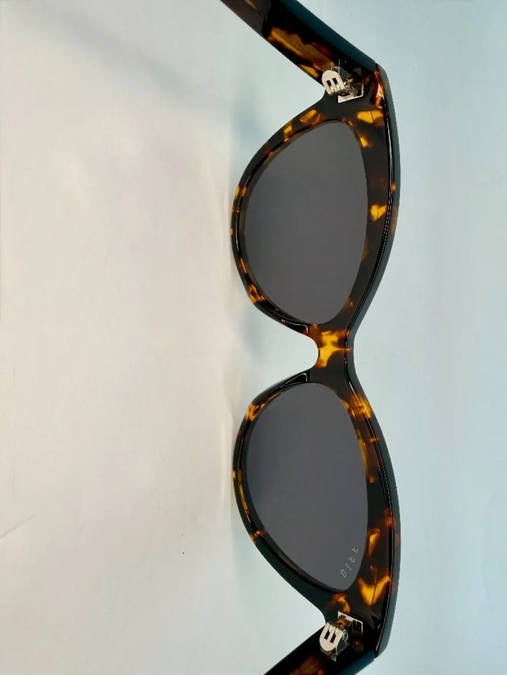 DIFF x Marilyn Monroe | Tortoise Cat Eye Sunglasses + Case Cloth